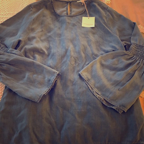 beachlunchlounge Tops - NWT Beach/Lunch/Lounge chambray bell sleeve top XL
